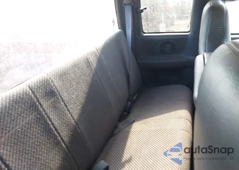 1999 Dodge Ram 1500 z USA, uszkodzony, nr VIN 3B7HC12Y3XG136549